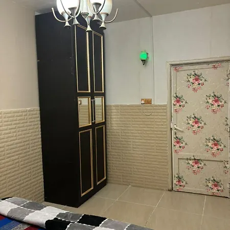 Fully Furnished Bedroom With Shared Bathroom In A Villa Sharjah Exterior photo