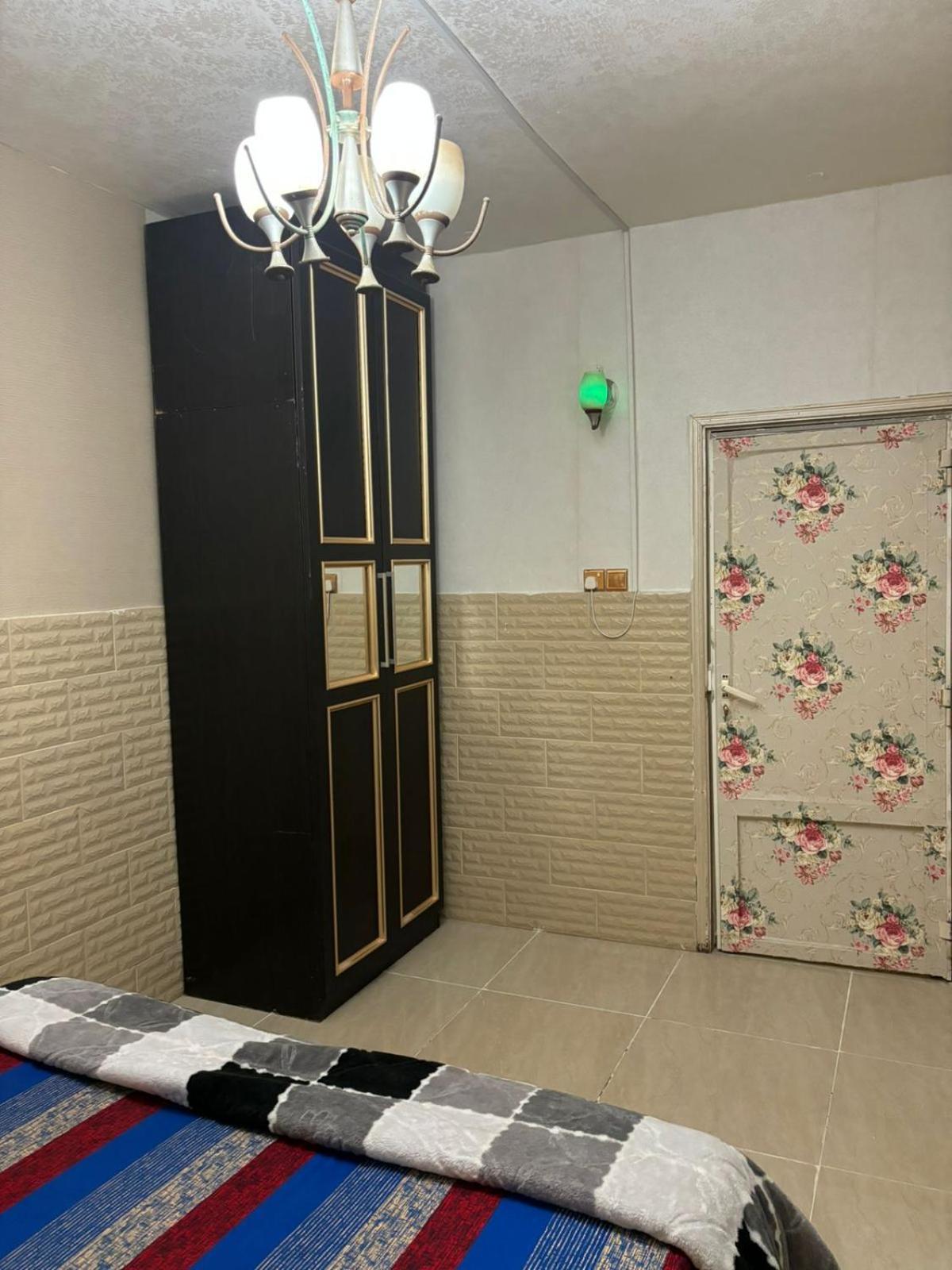 Homestay Fully Furnished Bedroom With Shared Bathroom In A